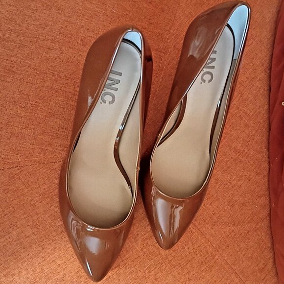 INC International Concepts Zitah Pointed-toe Patent Leather Pumps 3" Heel - Picture 2 of 6